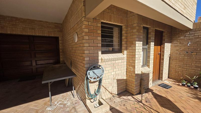 3 Bedroom Property for Sale in Glentana Western Cape